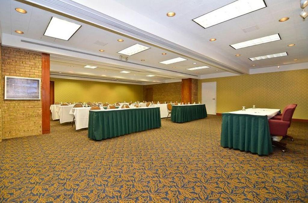 Clock Tower Resort And Conference Center - Ρόκφορντ Επιχειρήσεις φωτογραφία